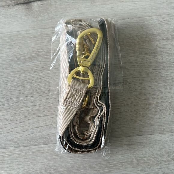 Mountain Hound Voyager Bungee Leash Tan/Gold OS NWT IN PACKAGE - Picture 6 of 7